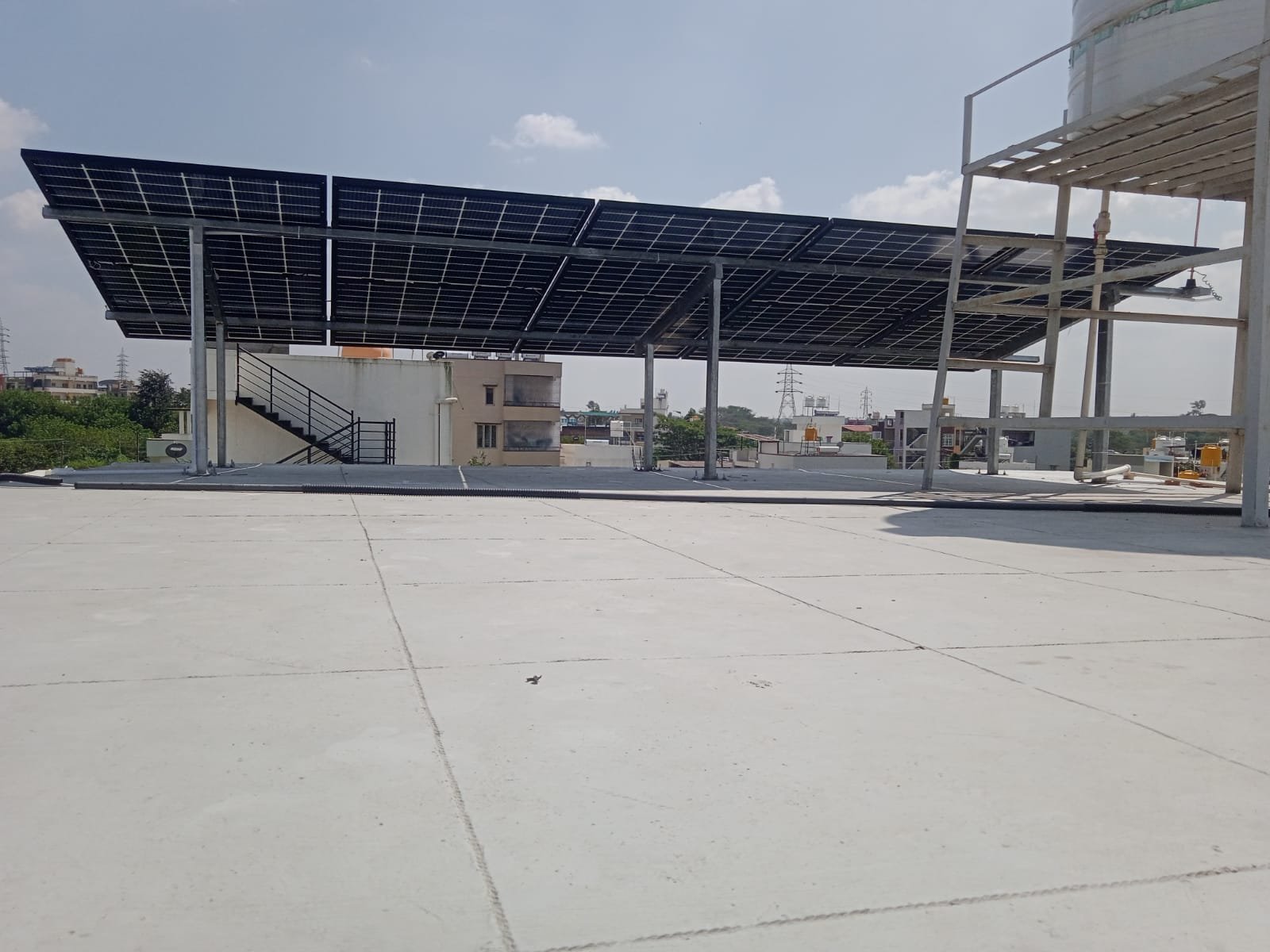 Solar panels on a commercial building reducing electricity costs